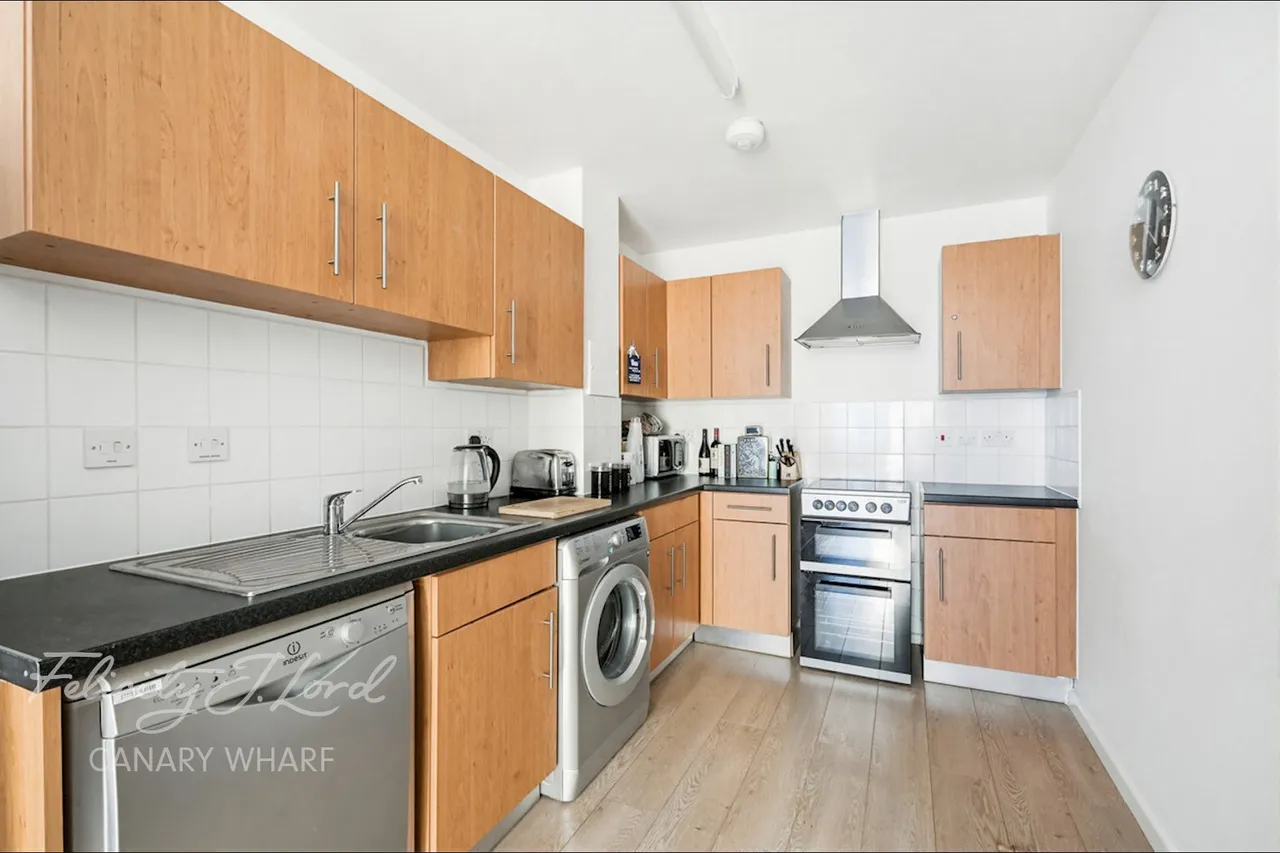 Millharbour, London, E14, photo 4