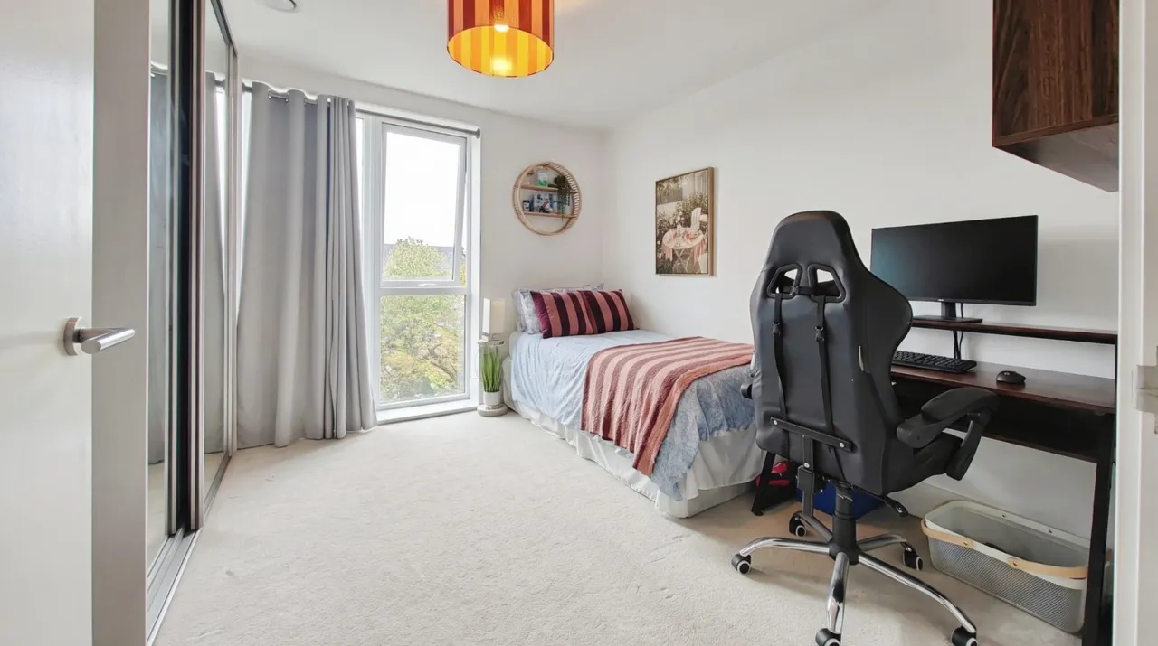 Wellington Road, Wokingham, RG40, photo 7
