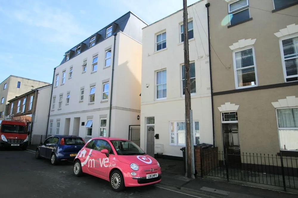 6 bed house for sale — Wellington Street, Gloucester, GL1 1RA