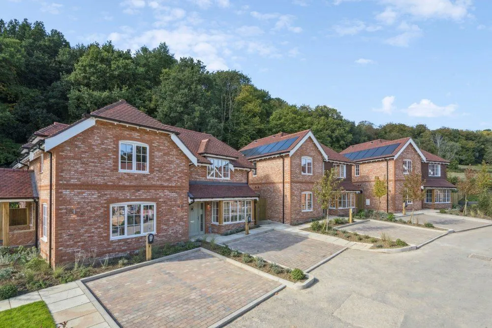 2 bed house for sale — Critchmere Hill, Haslemere, Surrey, GU27 1LS