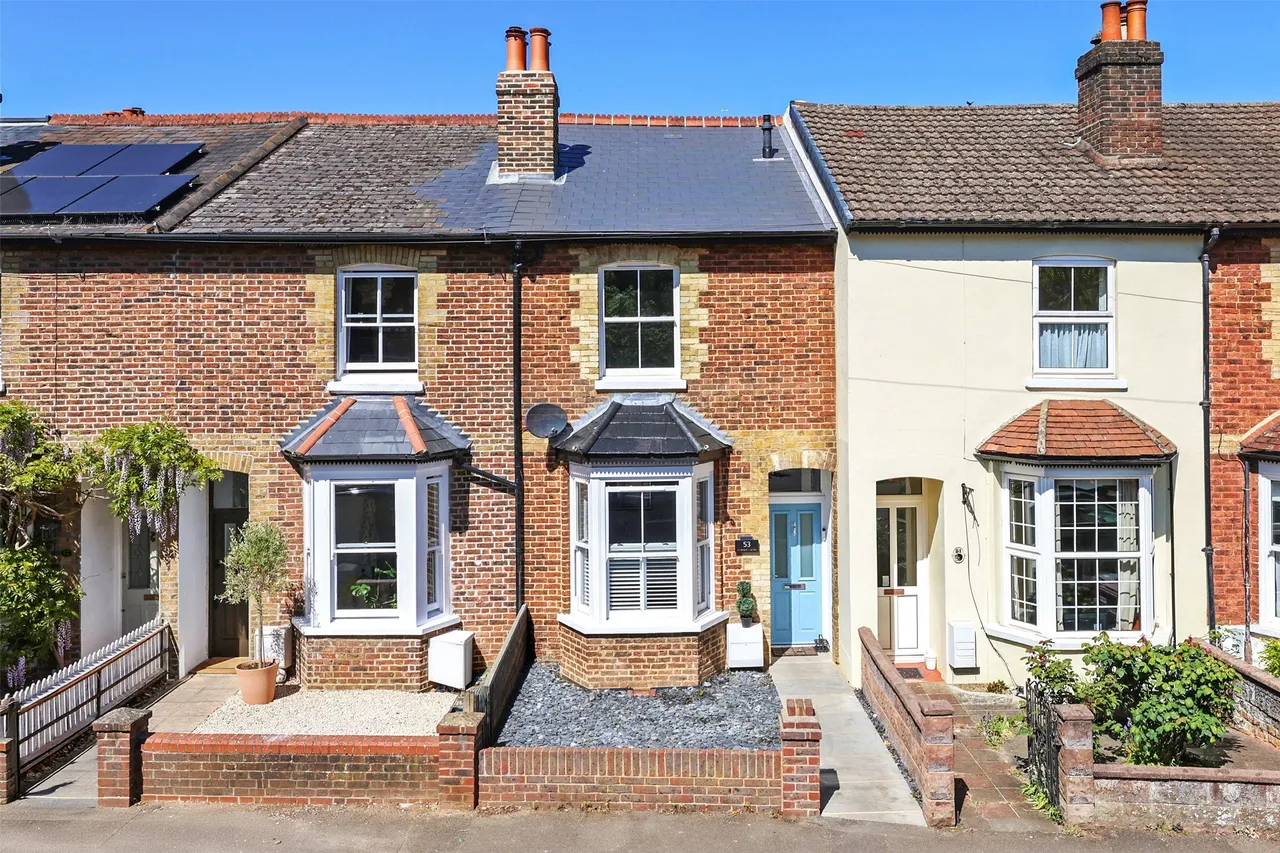 2 bed property for sale, St. Marys Road, Reigate, RH2