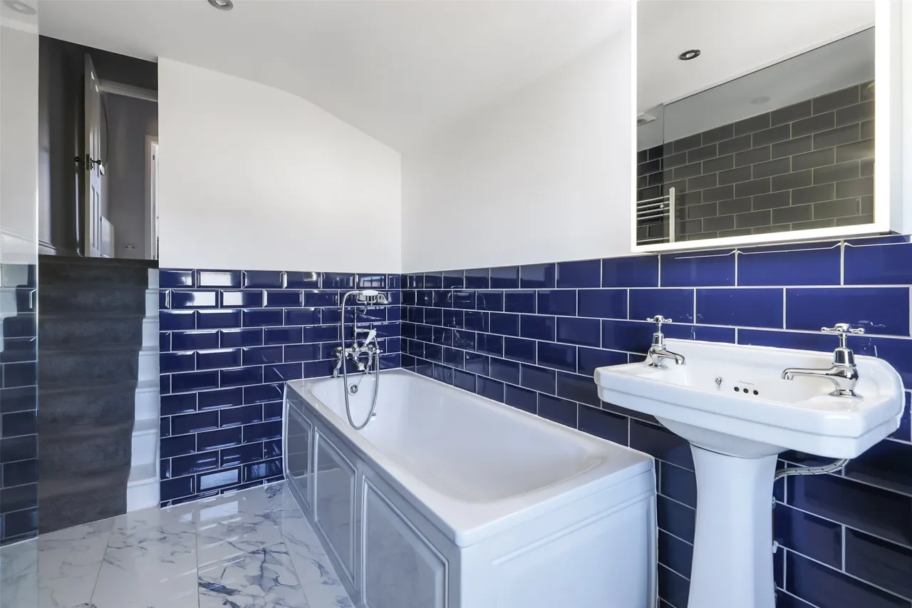 St. Marys Road, Reigate, RH2, photo 12