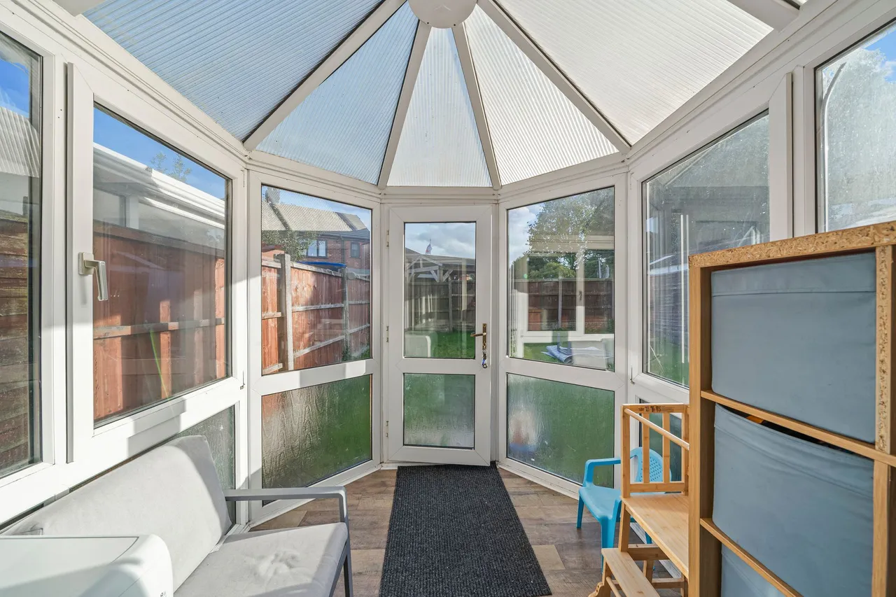 Lincoln Drive, Ashton-In-Makerfield, WN4, photo 14