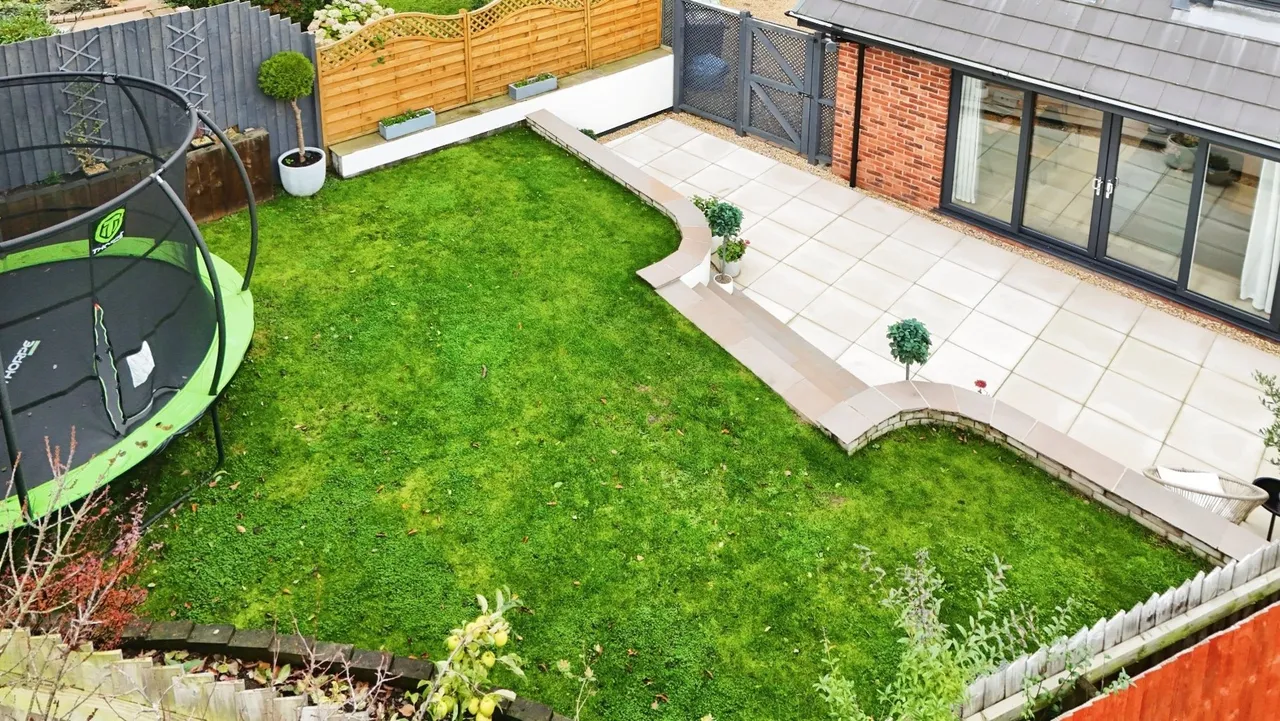 Appledore, Mount Pleasant, Ketley Bank TF2 0BX, photo 14