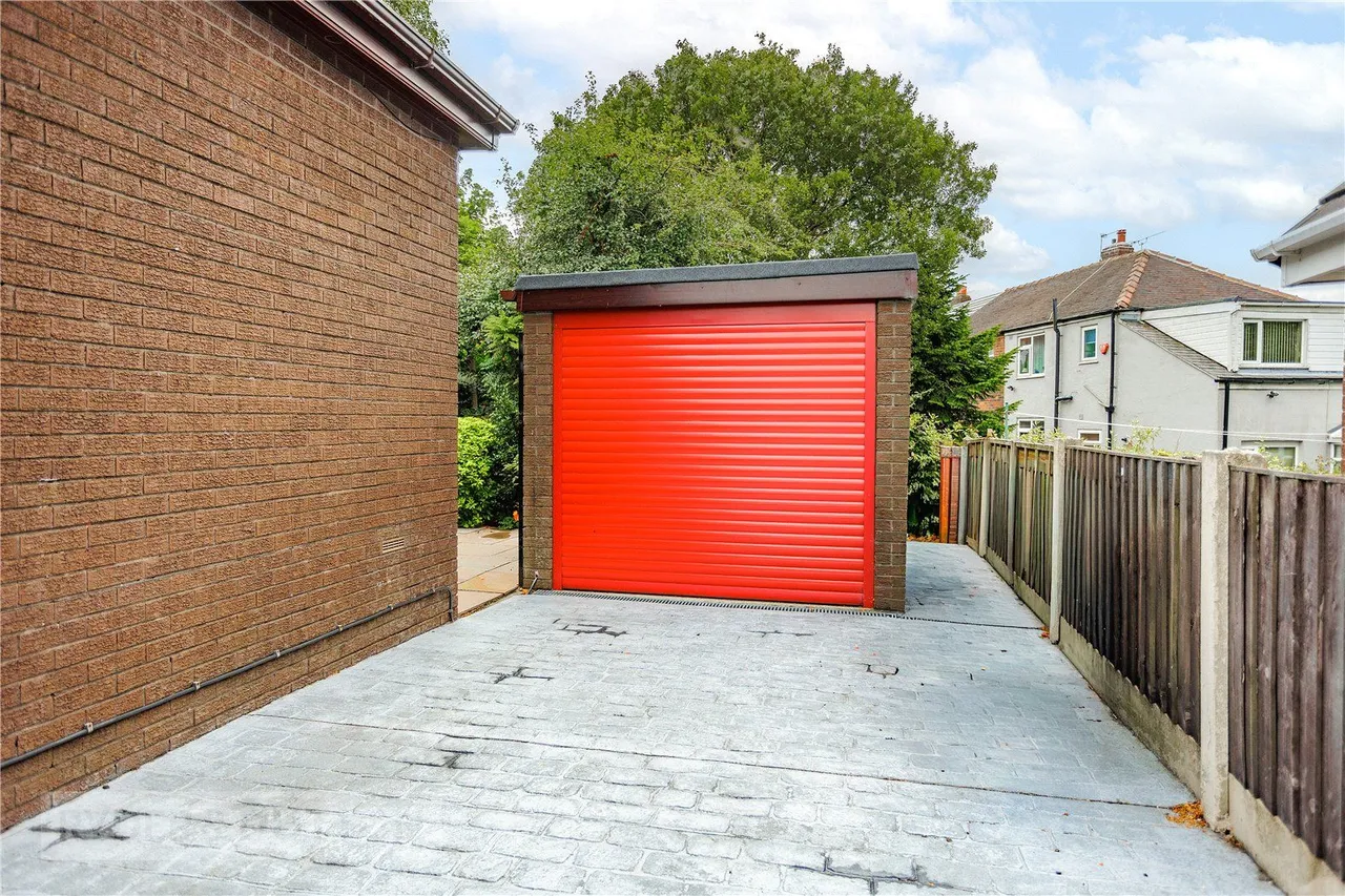 Thorpe Close, Austerlands, OL4, photo 20