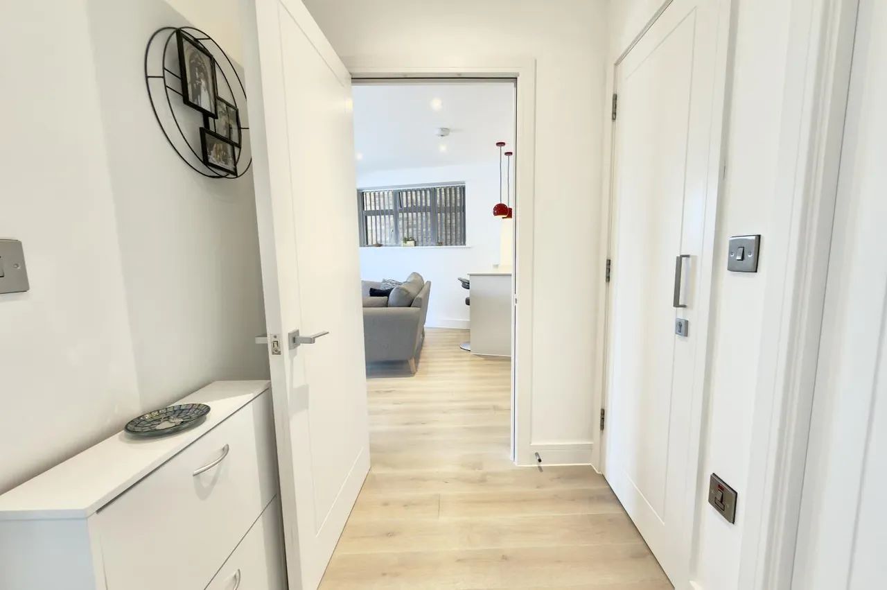 Bristol and West House, BH1, photo 11
