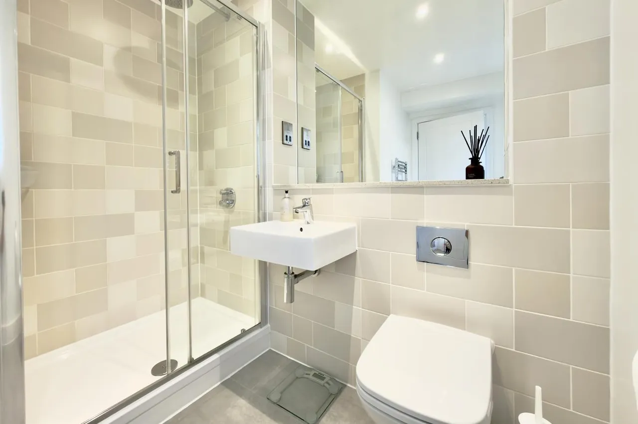 Bristol and West House, BH1, photo 6