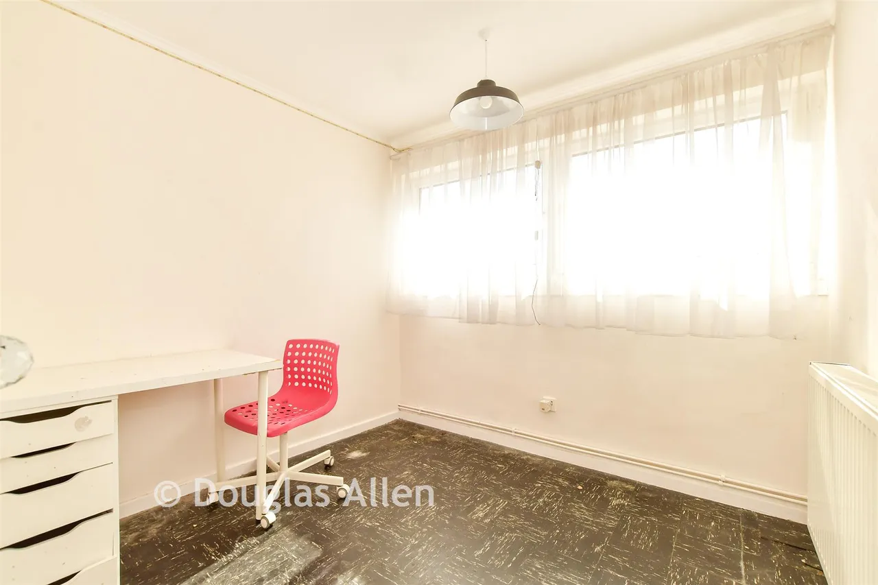 Ballard Walk, Basildon, SS15, photo 6