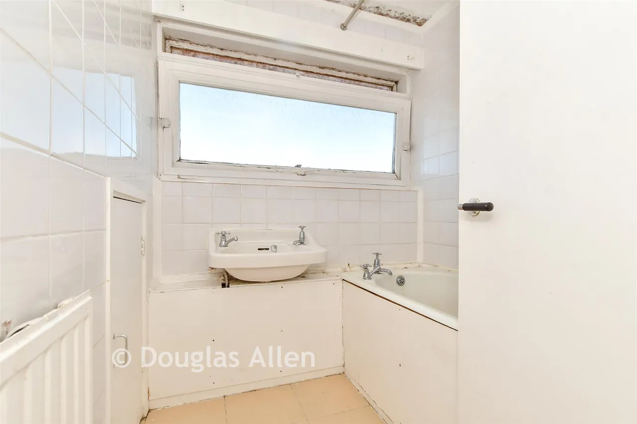 Ballard Walk, Basildon, SS15, photo 7