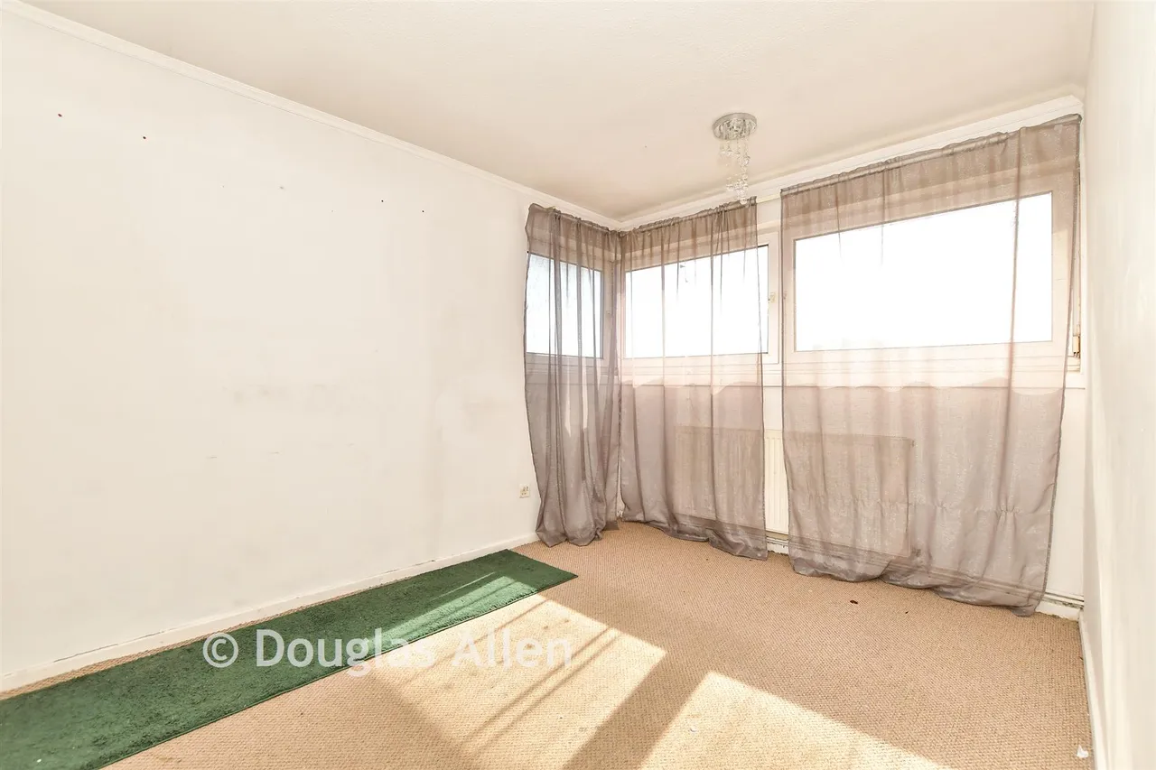 Ballard Walk, Basildon, SS15, photo 5