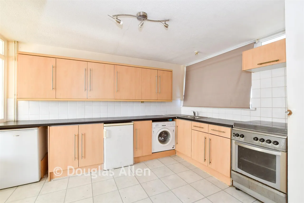 Ballard Walk, Basildon, SS15, photo 3