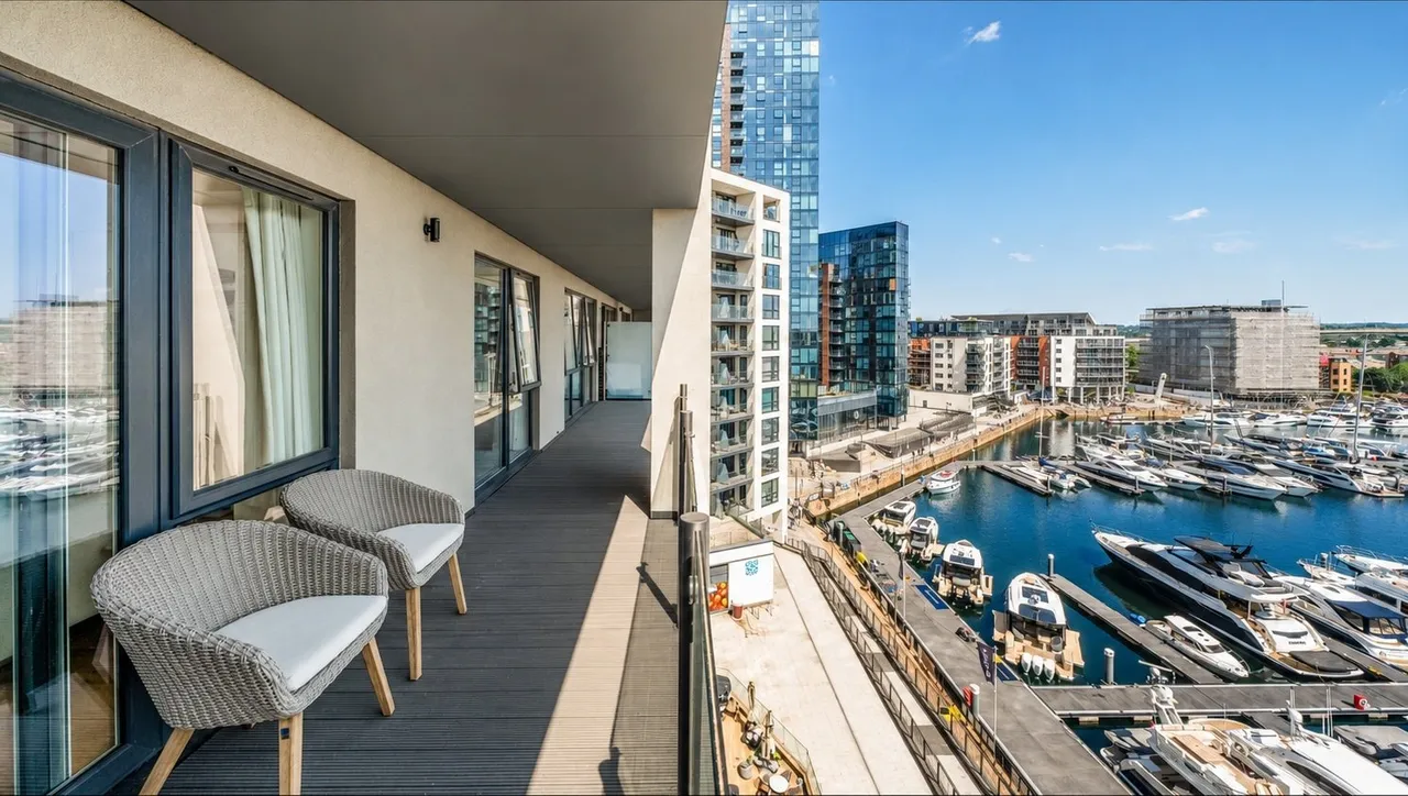 Maritime Walk, Ocean Village, SO14, photo 3