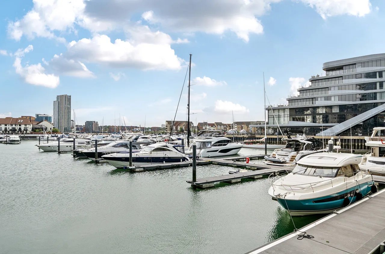 Maritime Walk, Ocean Village, SO14, photo 15