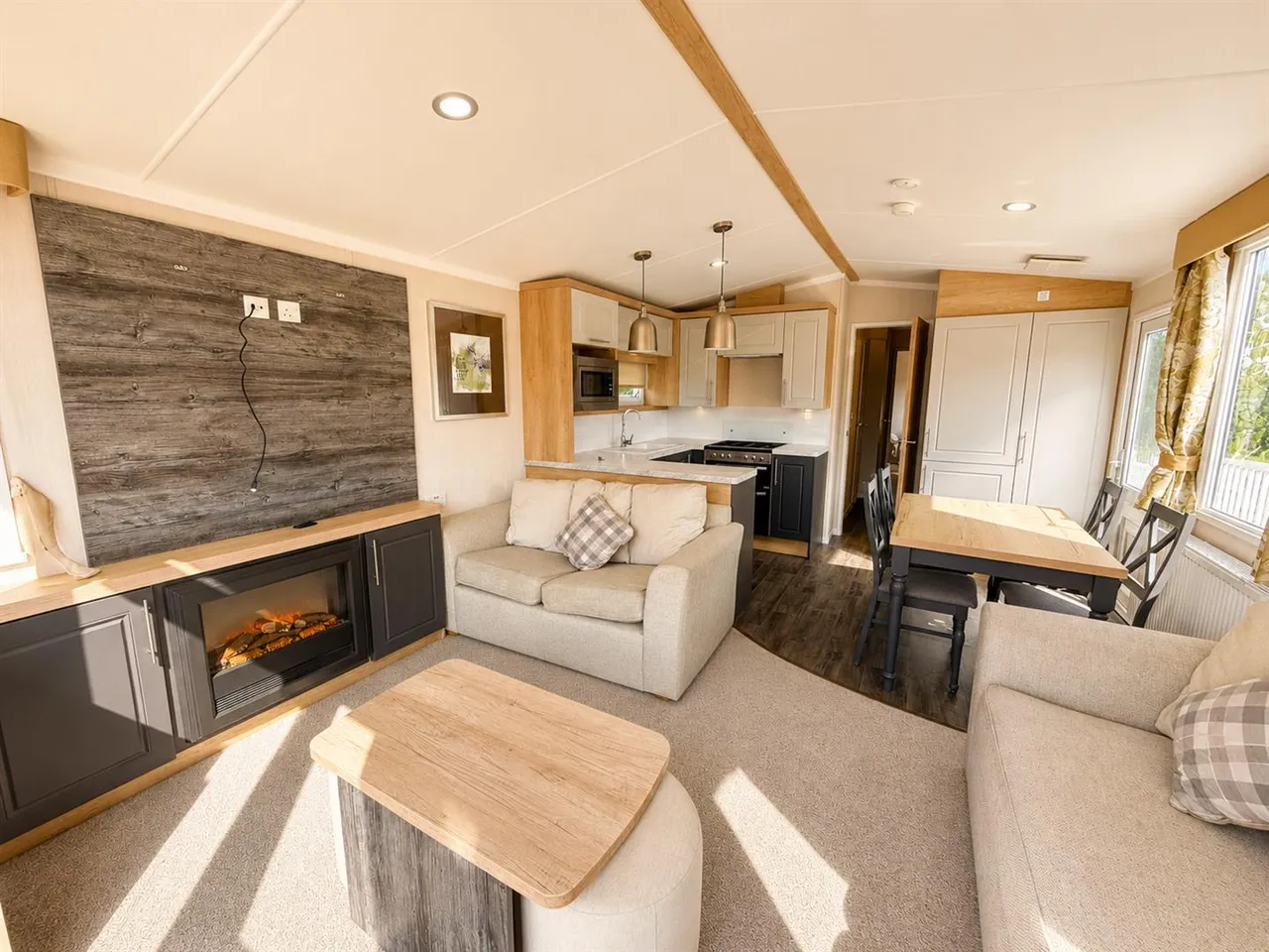 Little Lakeland Caravan Park, Wortwell, IP20, photo 3
