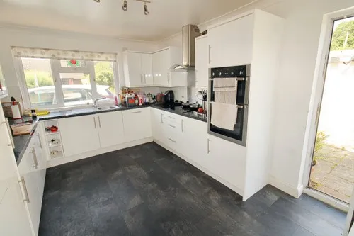 Sugden Avenue, Wickford, SS12 0JB, photo 6
