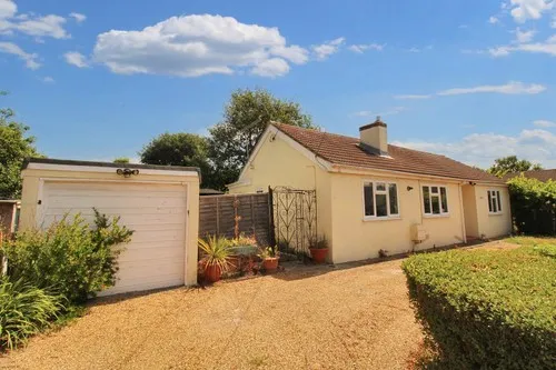 Sugden Avenue, Wickford, SS12 0JB, photo 2