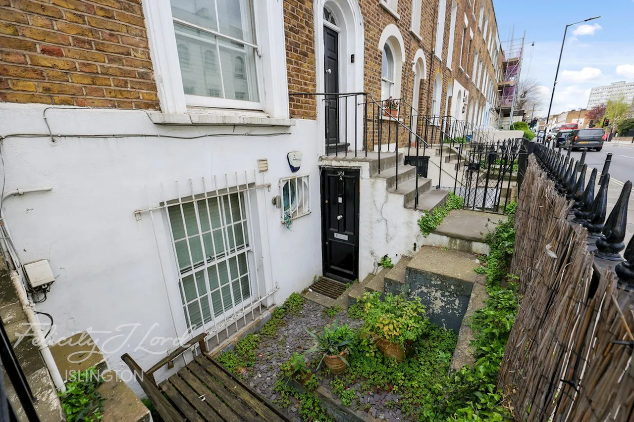 Balls Pond Road, London, photo 31