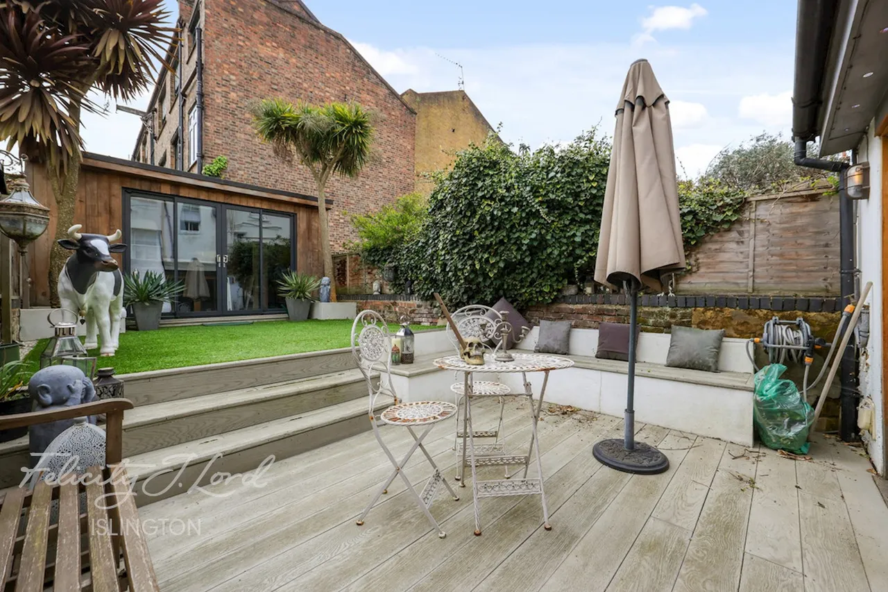 Balls Pond Road, London, photo 5