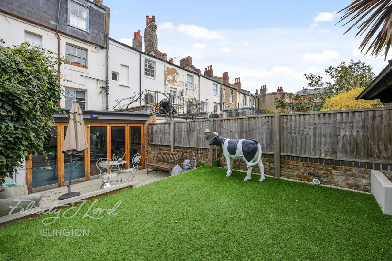 Balls Pond Road, London, photo 14