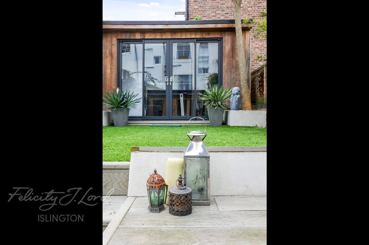 Balls Pond Road, London, photo 15