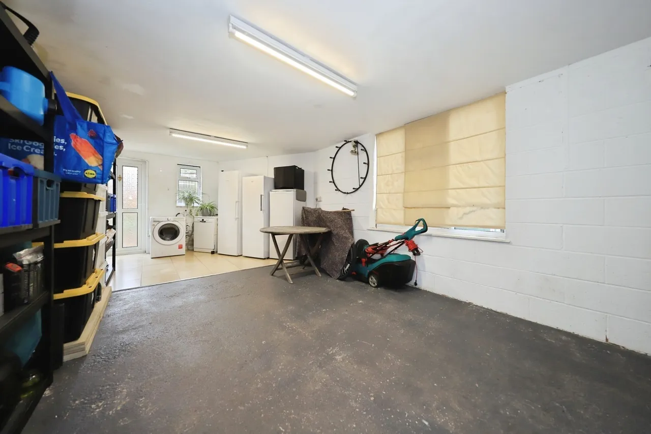 Woodfield Avenue, Wolverhampton, WV4, photo 15