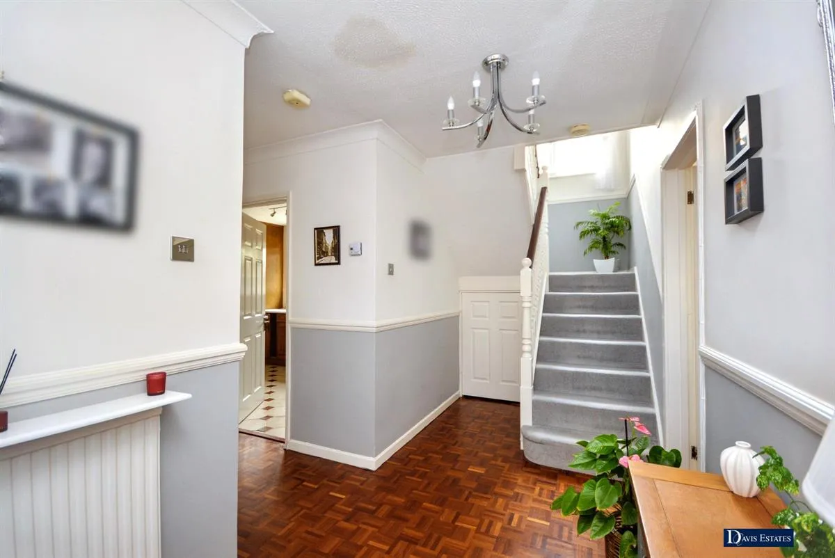 Herbert Road, Emerson Park, RM11, photo 5