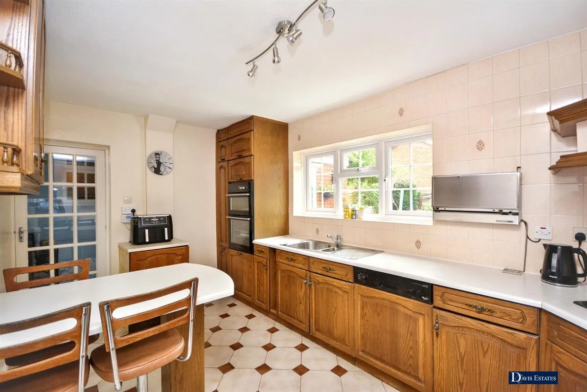 Herbert Road, Emerson Park, RM11, photo 7
