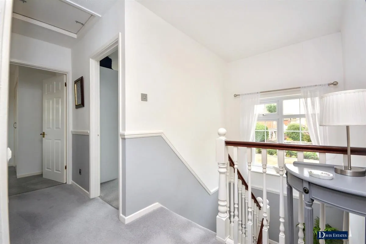 Herbert Road, Emerson Park, RM11, photo 9