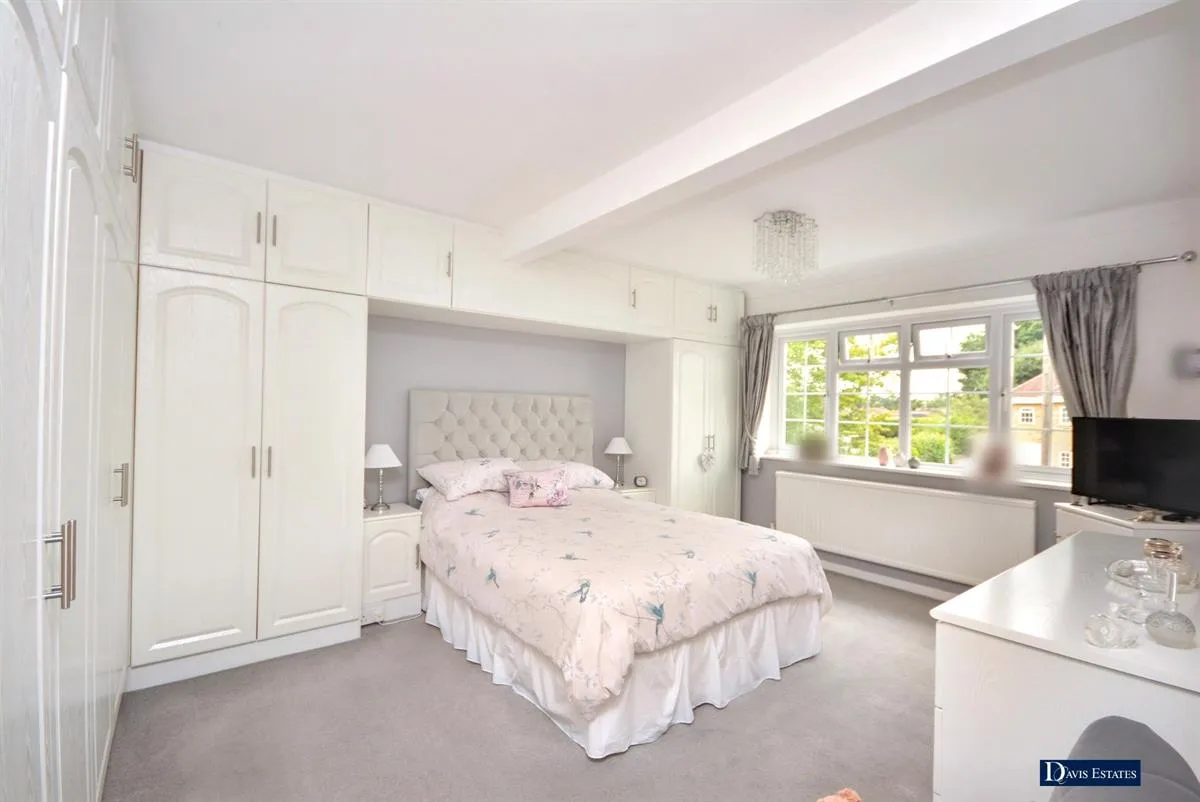 Herbert Road, Emerson Park, RM11, photo 11
