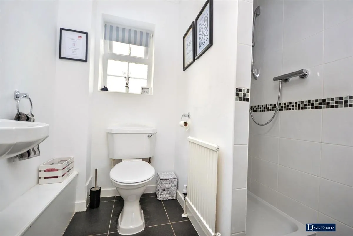 Herbert Road, Emerson Park, RM11, photo 8
