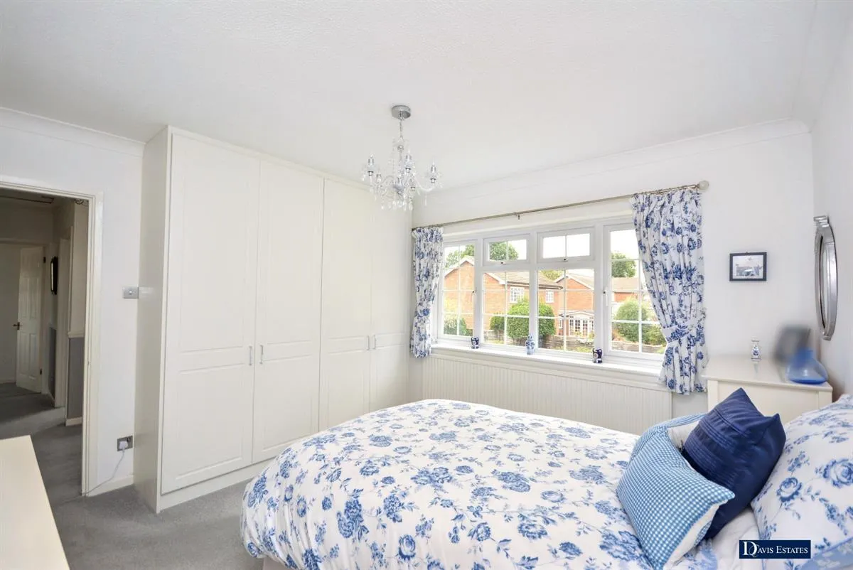 Herbert Road, Emerson Park, RM11, photo 13