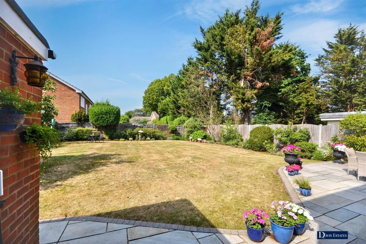 Herbert Road, Emerson Park, RM11, photo 17