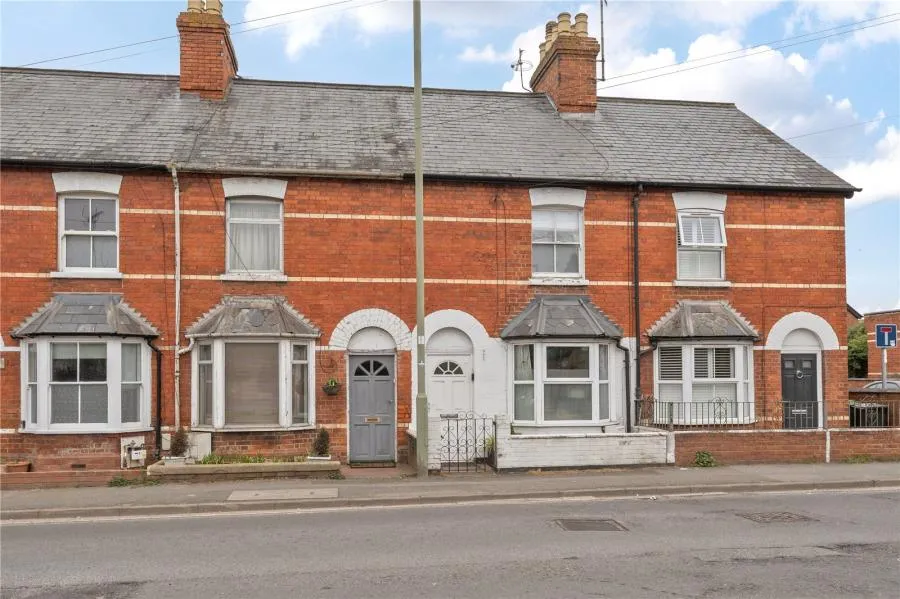 2 bed house for sale, Reading Road, Henley-On-Thames, RG9