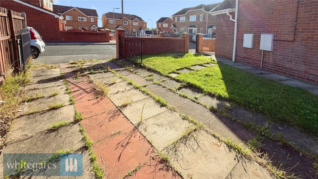 North Royds Wood, Athersley North, S71, photo 2