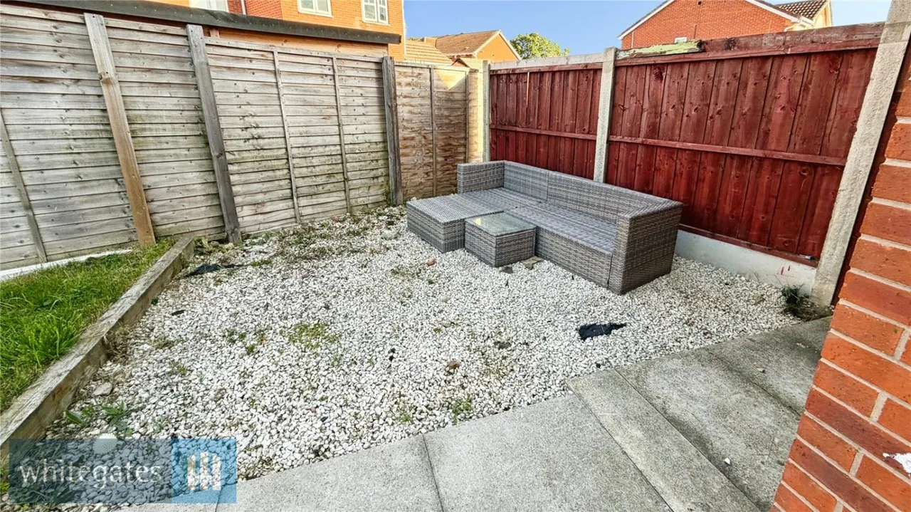 North Royds Wood, Athersley North, S71, photo 17