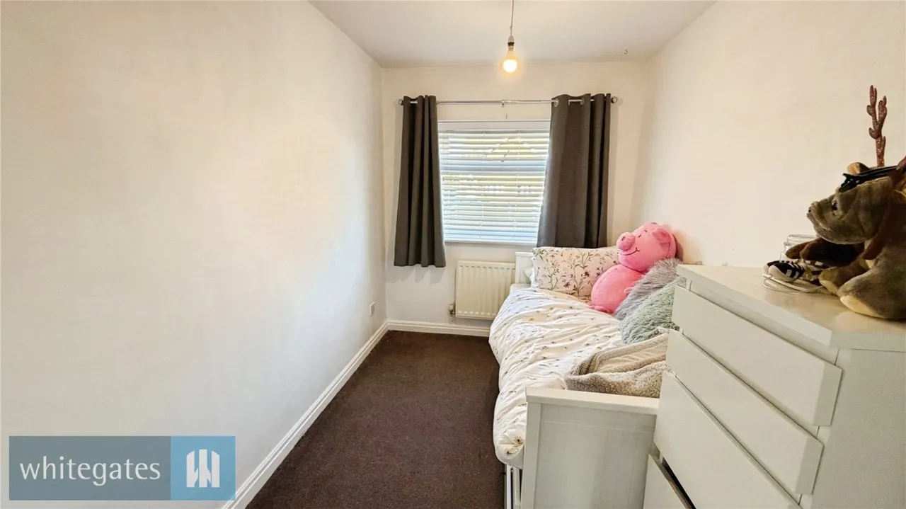 North Royds Wood, Athersley North, S71, photo 12