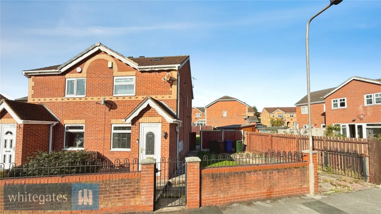 2 bed house for sale, North Royds Wood, Athersley North, S71