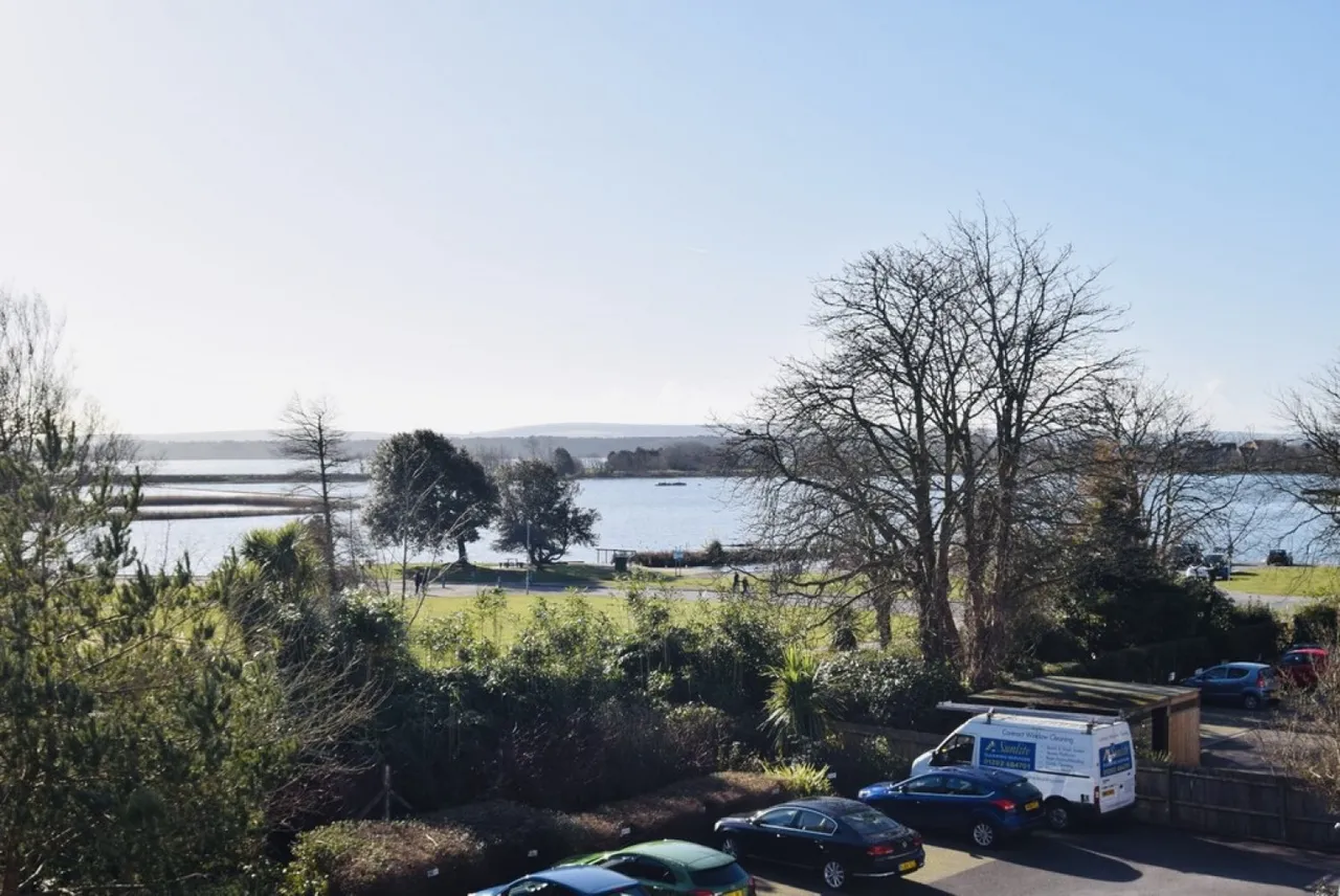 Parkstone Road, Poole, photo 11