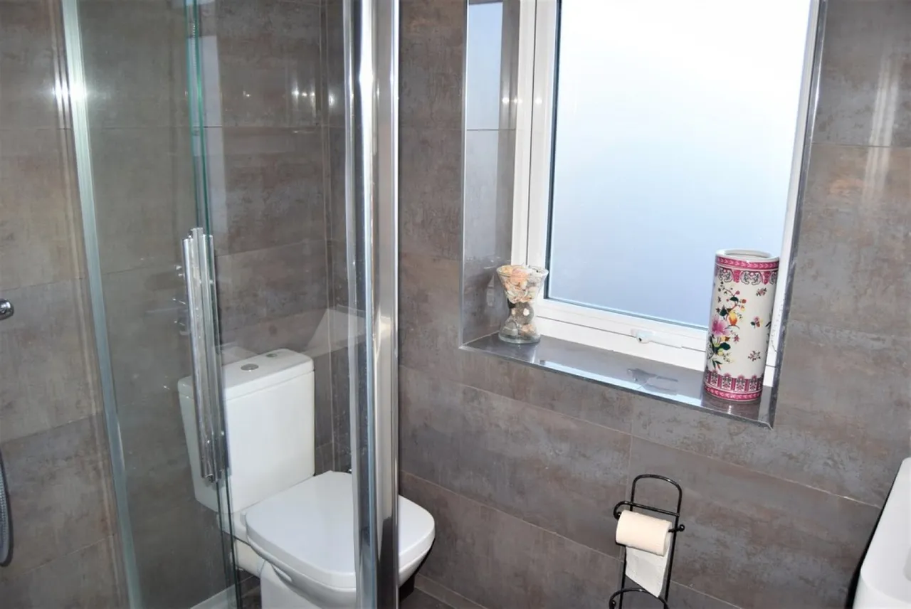 Parkstone Road, Poole, photo 10