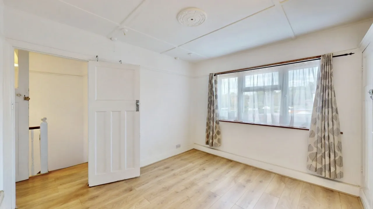 Priory Gardens, London, W5, photo 19