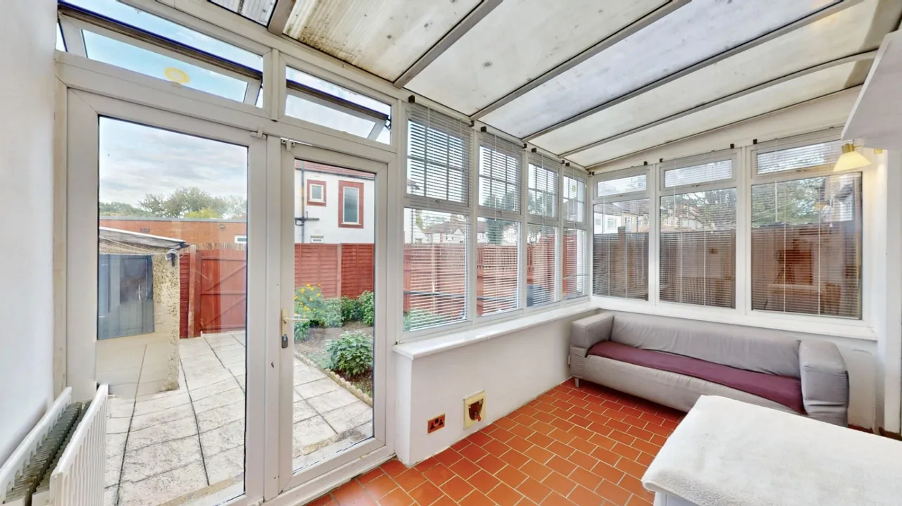 Priory Gardens, London, W5, photo 13