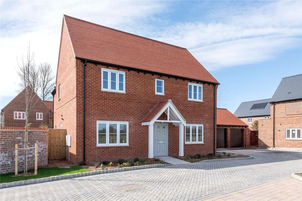 Rectory Woods, Ickford, Aylesbury, Buckinghamshire, HP18 9HP, photo 4