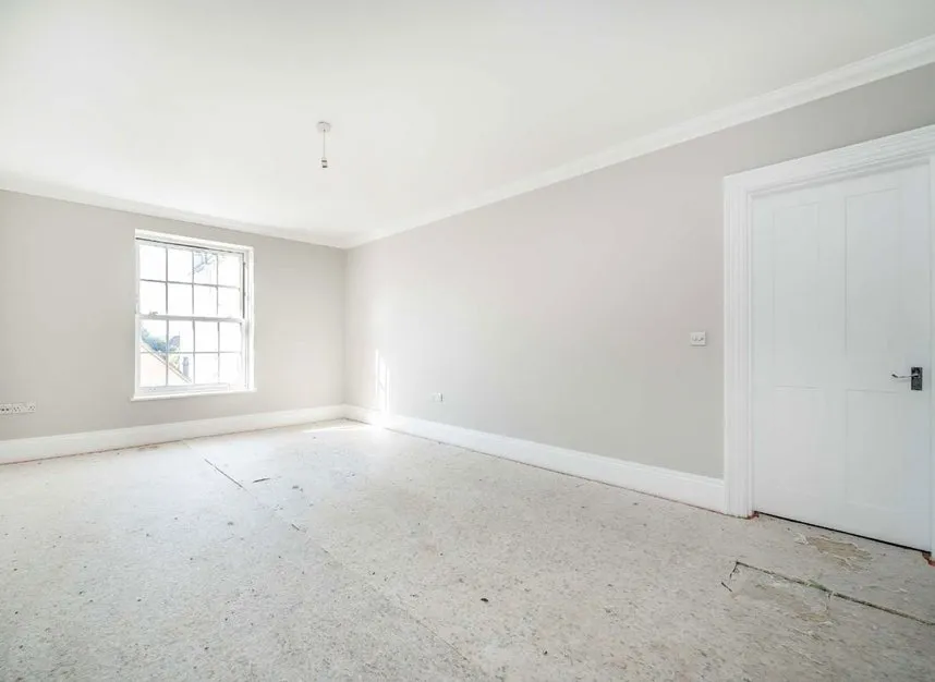Thames Street, Lower Sunbury, TW16, photo 2