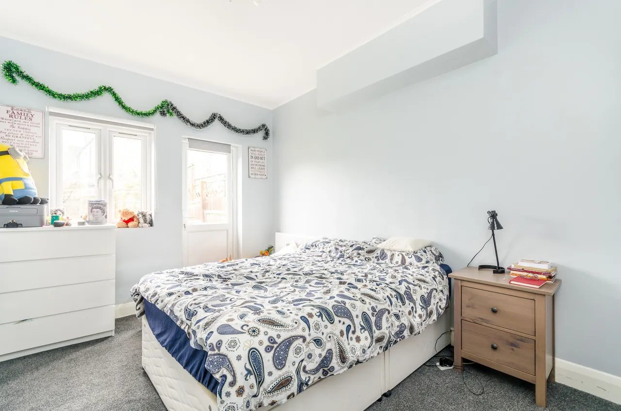 53a Dowanhill Road, London, photo 3