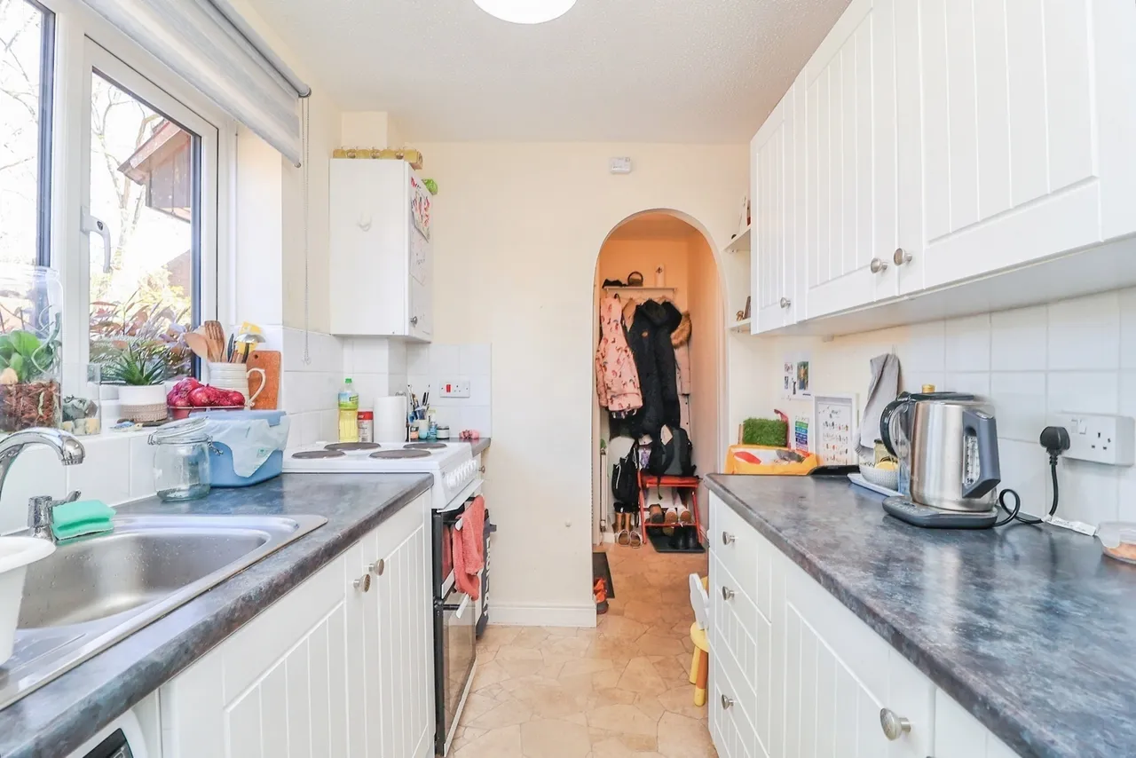 Kimbolton Court, Giffard Park, Milton Keynes, Buckinghamshire, MK14, photo 9