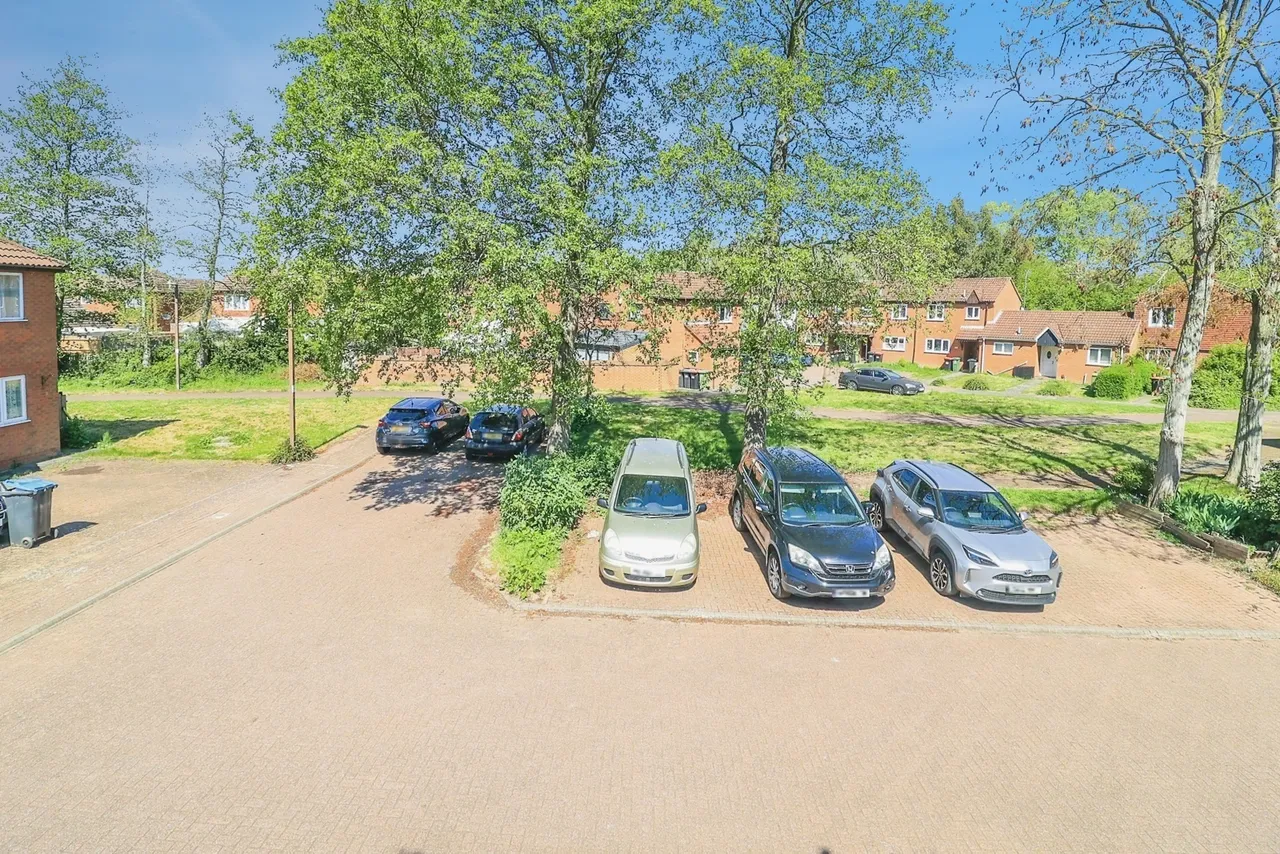 Kimbolton Court, Giffard Park, Milton Keynes, Buckinghamshire, MK14, photo 18