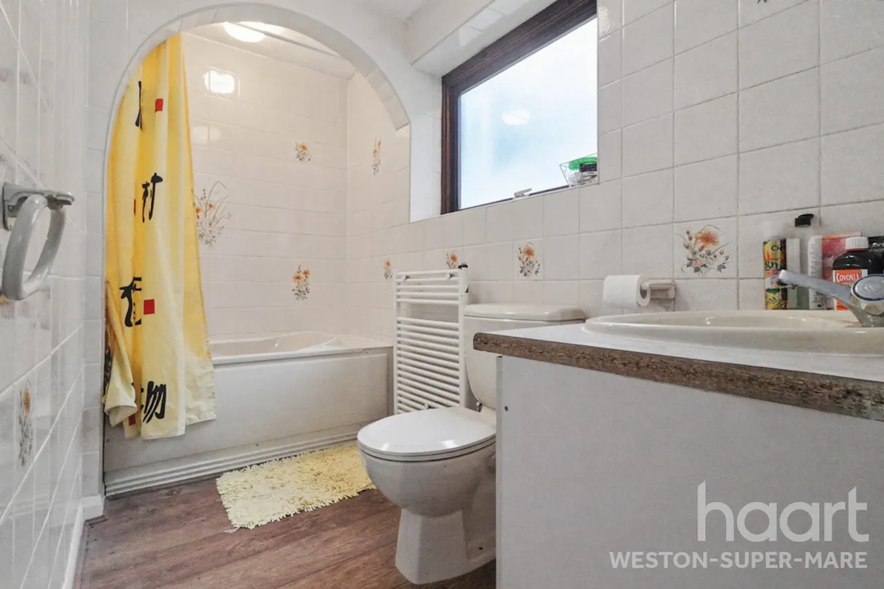Kewstoke Road, Weston-Super-Mare, BS22, photo 29