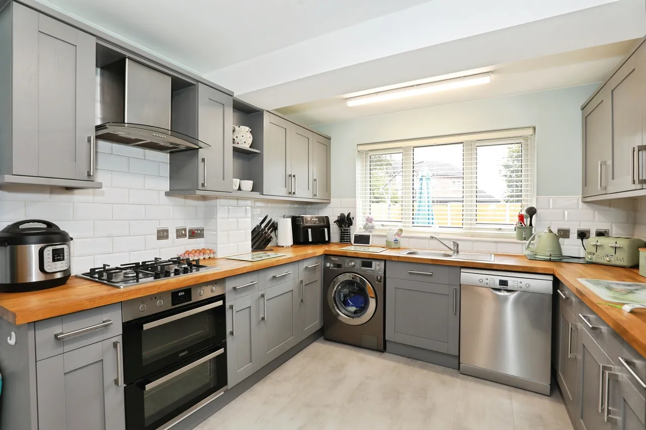 St. Matthews Close, Haslington, photo 7