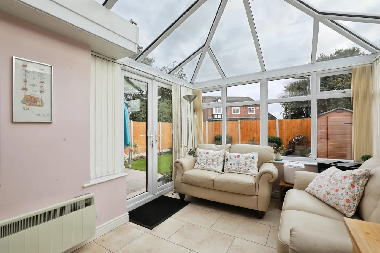 St. Matthews Close, Haslington, photo 6
