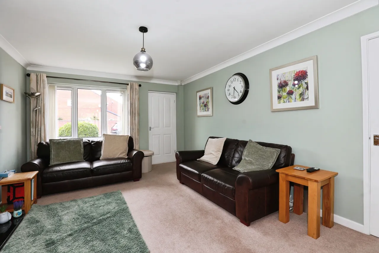 St. Matthews Close, Haslington, photo 3
